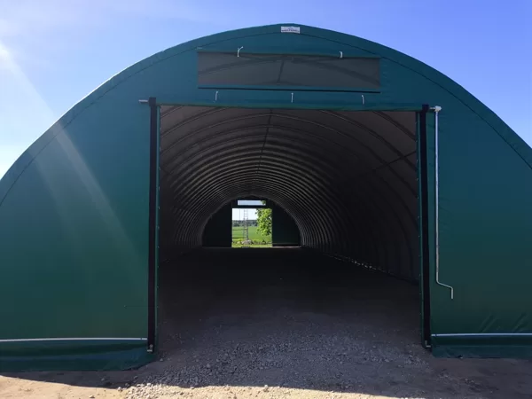 Gala siena ar paceļamajām durvīm un roll - up sistēmu (P-4, A-3.8m)