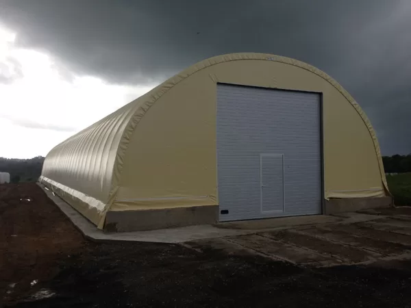 Gable with automatic door